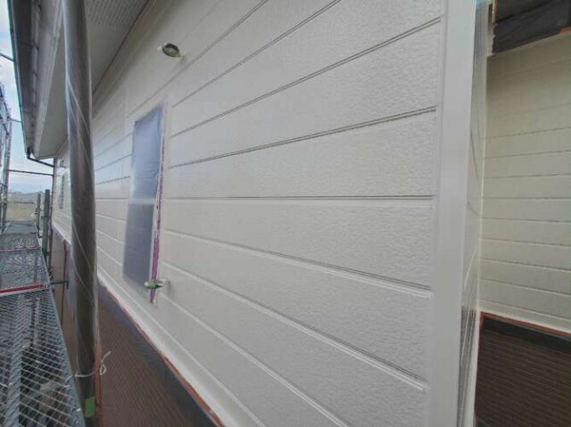 【外壁サイディング】2F上塗り塗装完了<br />
<br />
さらにラジカル反応制御形ですので環境に優しく超高耐候性を有します。<br />
