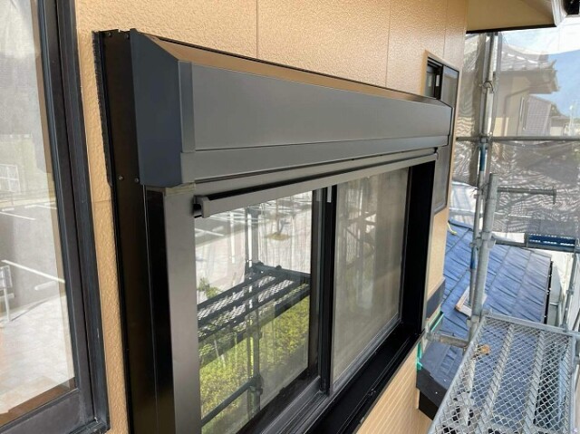 シャッター取付け<br />
（施工完了）