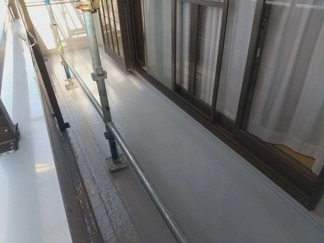 ベランダ床<br />
防水保護塗装完了