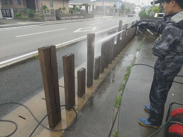 高圧洗浄（木塀）