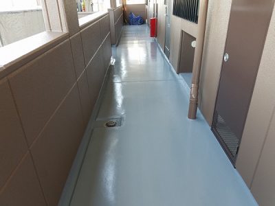 廊下　塗装完了
