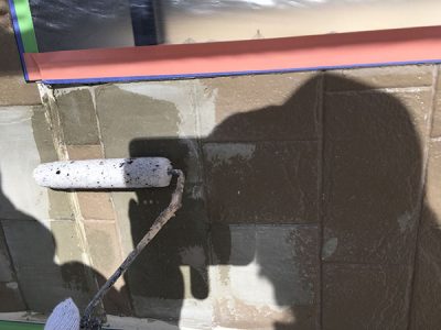 【外壁】劣化部分　下塗り塗装