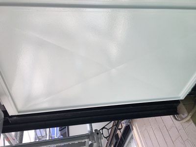 【階段室　天井】塗装　完了