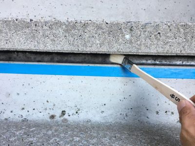 【シーリング】階段部　プライマー塗布