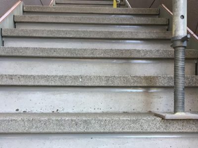 【シーリング】階段部　補修完了