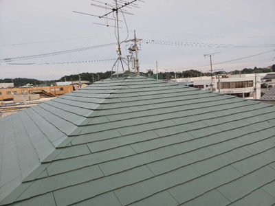 【カラーベスト屋根】低汚染遮熱塗装　１回目完了