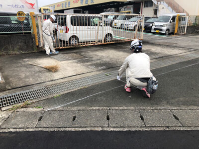 【施工中】駐車場（小）２<br />
<br />
区画線をひいています。