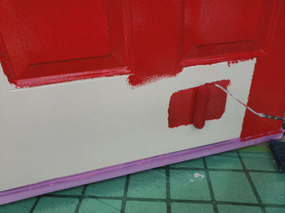 【玄関ドア】外面　上塗り塗装１回目