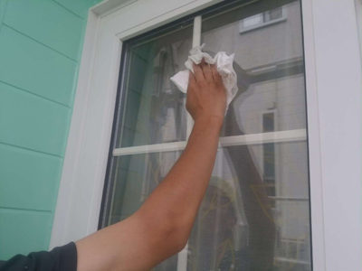 【窓のお掃除】<br />
<br />
工事中お世話になったお宅に感謝を込めて…足場のあるうちに窓拭きをさせていただきました。