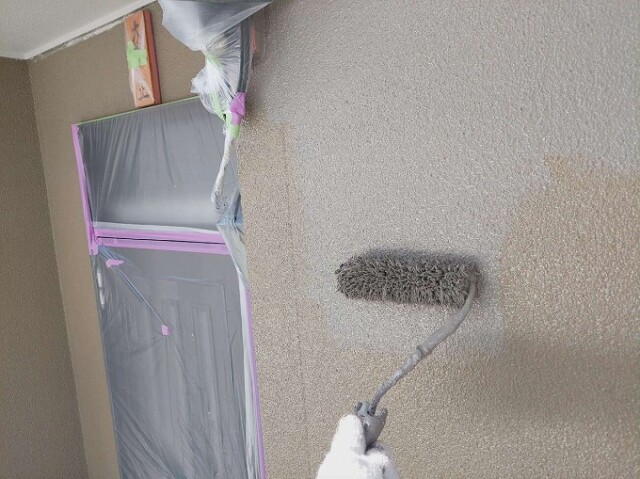 外壁リシン（中塗り塗装）濃色部<br />
<br />
同じく超耐候性能低汚染無機塗料です。