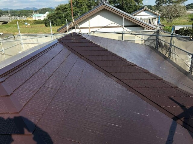 屋根カラーベスト<br />
高耐候シリコン＋無機クリヤー塗装完了