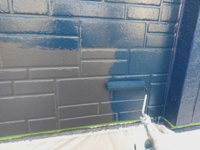 外壁サイディング<br />
（中塗り塗装）<br />
同じく水性フッ素塗装です。