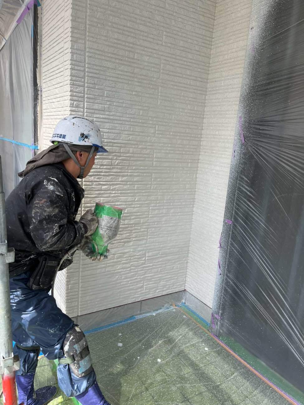 <strong>外壁(吹付け模様仕上げ)グランストーン</strong><br>