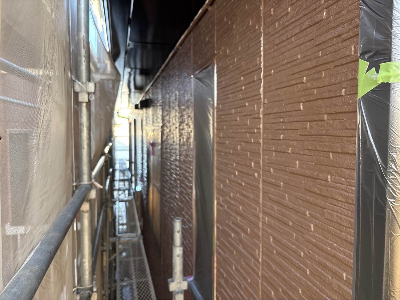 <strong>中塗り塗装(濃色)完了</strong><br>