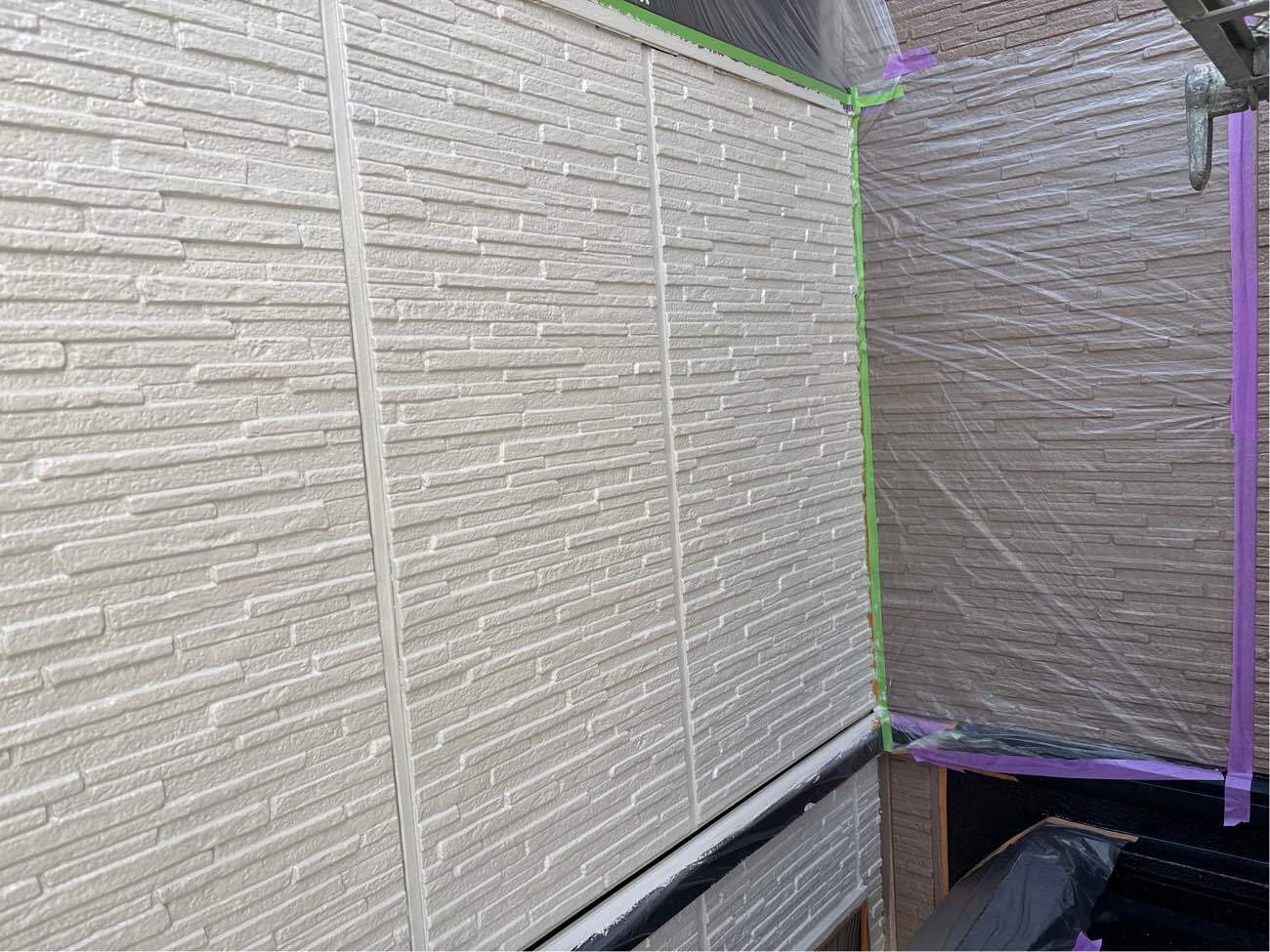 <strong>中塗り塗装(淡色)</strong><br>