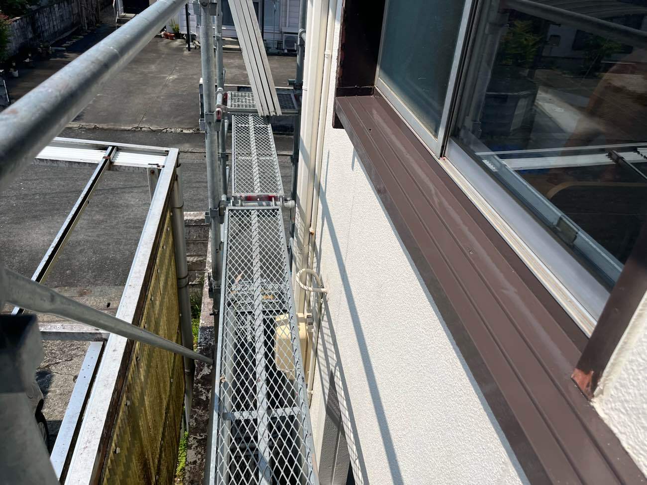 サッシ枠塗装完了