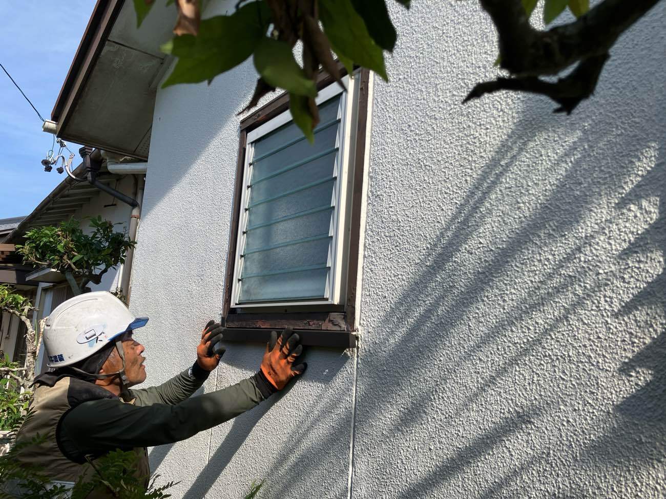 窓枠 板金カバー
