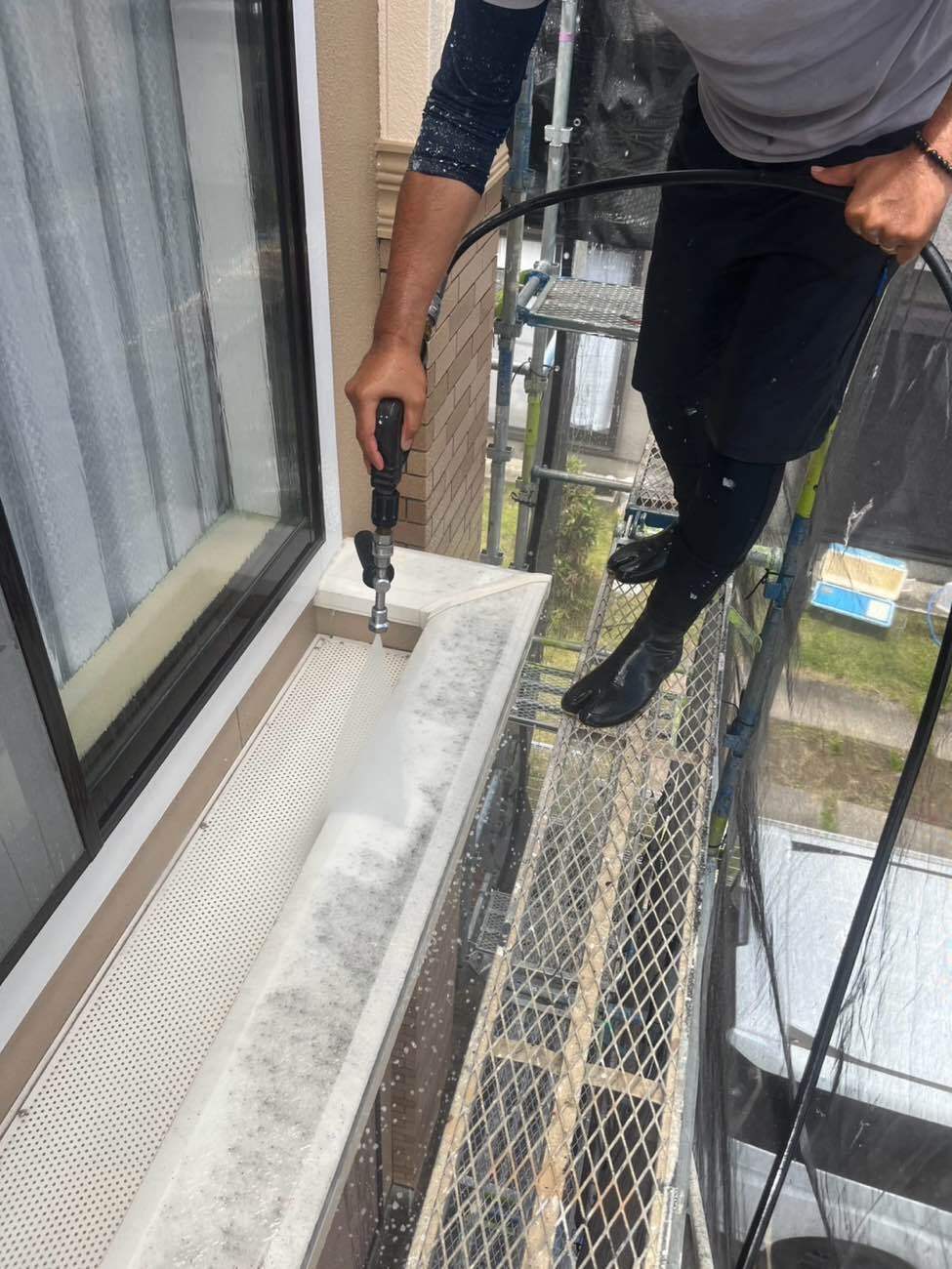 <strong>花壇 洗浄中</strong></br>