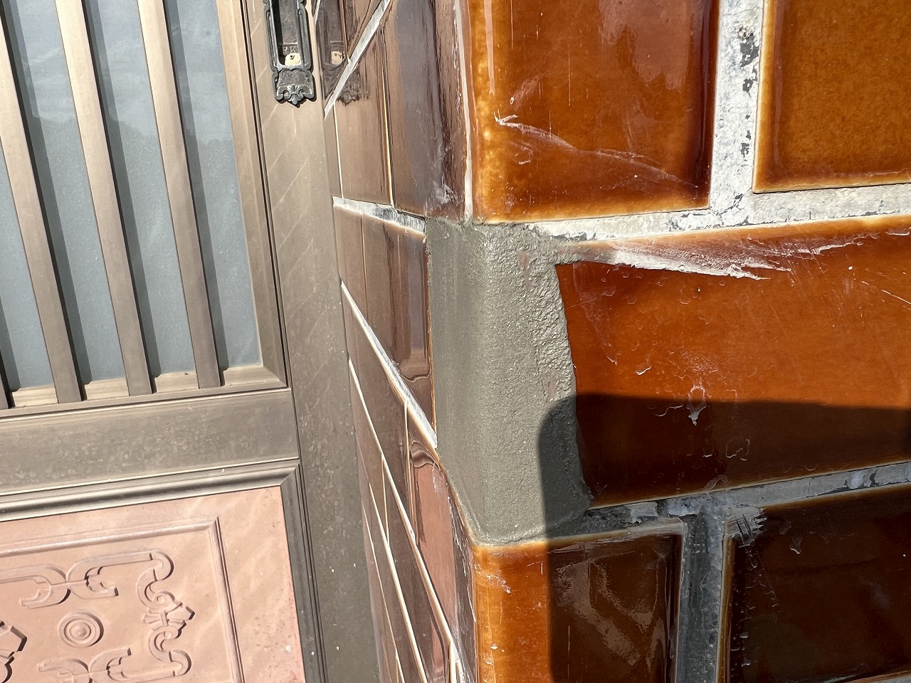 <strong>一部レンガ目地処理</strong><br>