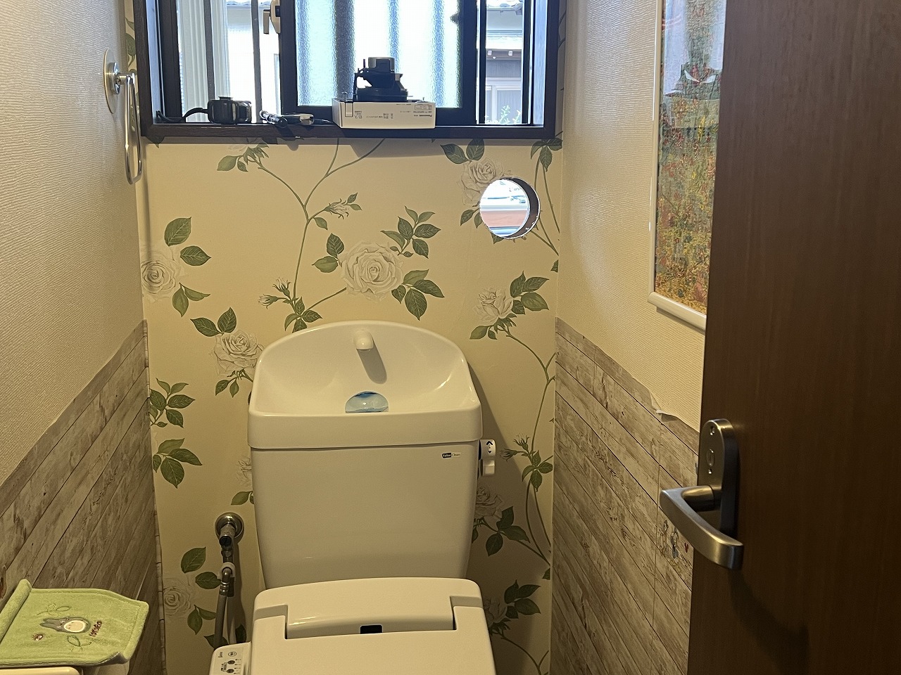 外壁面の壁側へ換気扇用の穴を開ける