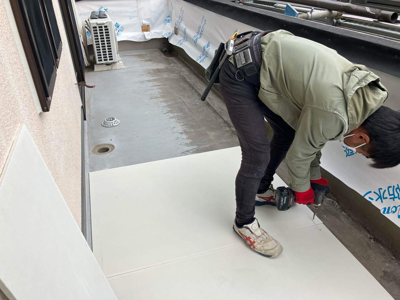 ベランダ床 合板増貼り