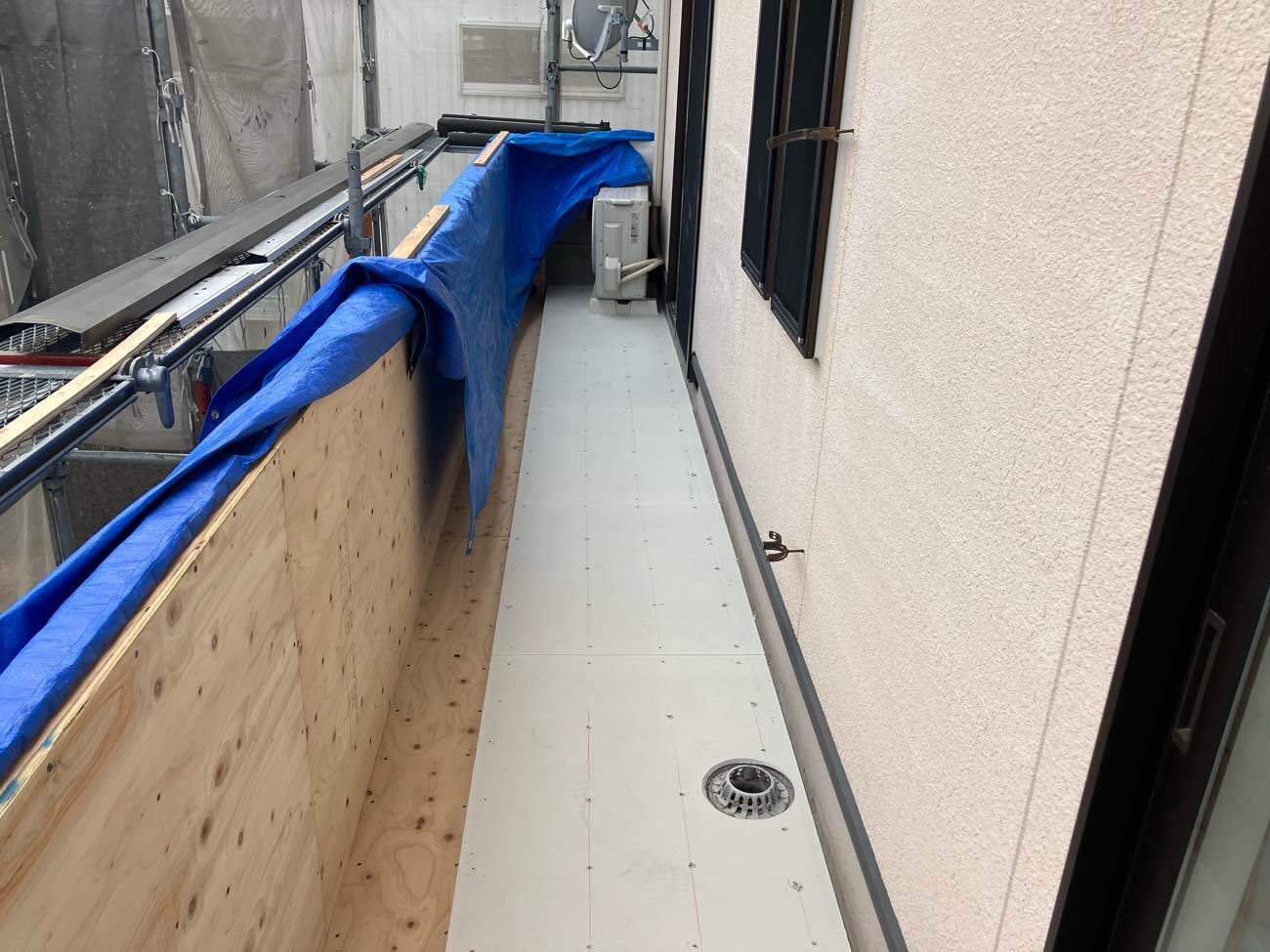 ベランダ床 合板増貼完了