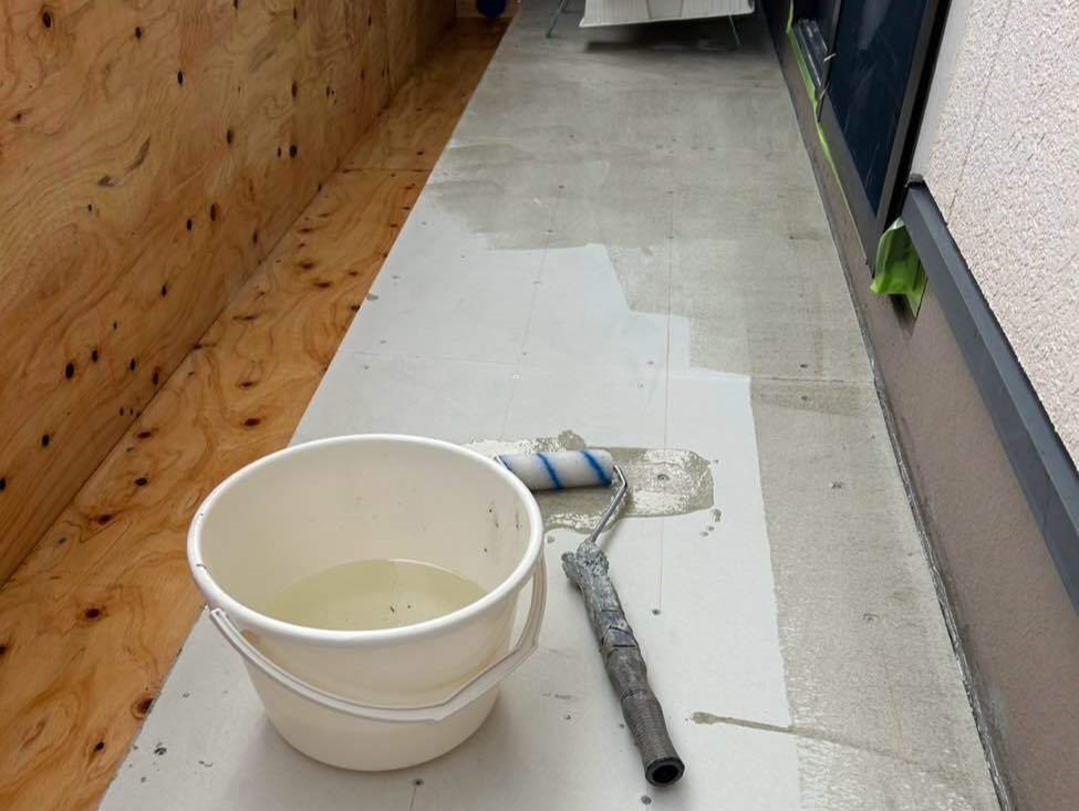 ベランダ床 プライマー塗装