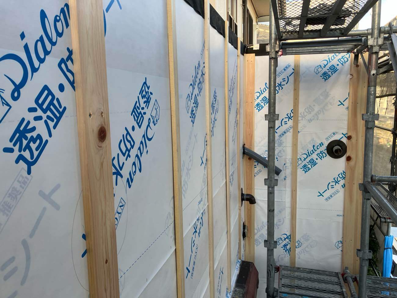 防水シートと胴縁の新設