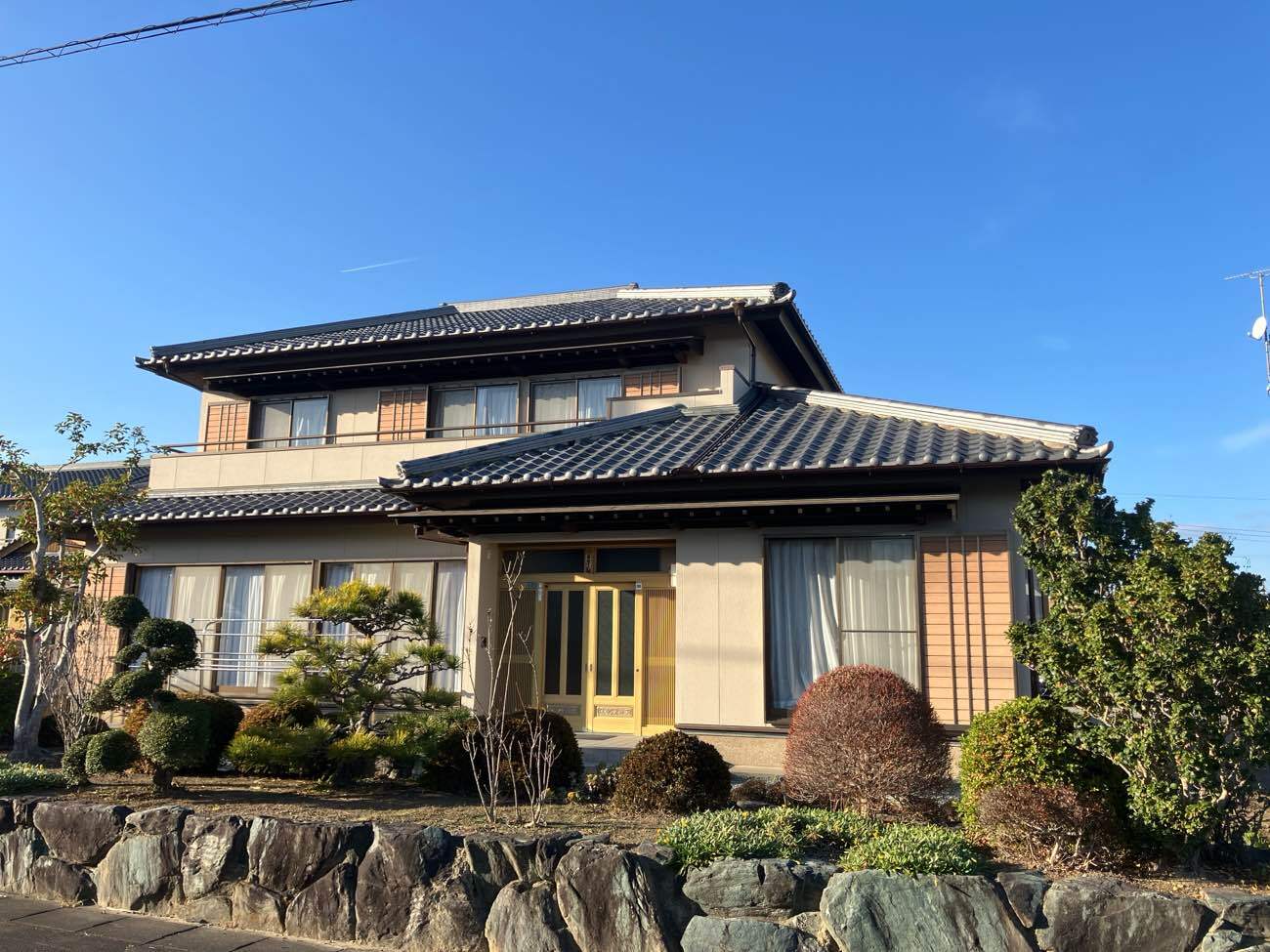 掛川市 外壁リシン壁艶消し塗装　施工後