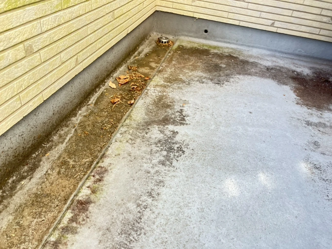 ベランダ床施工前