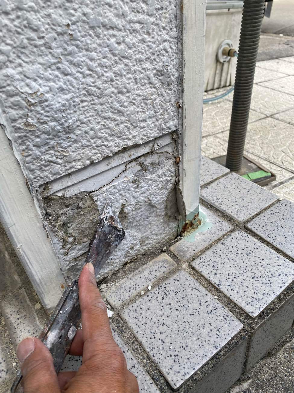 外壁剥離部分下地処理